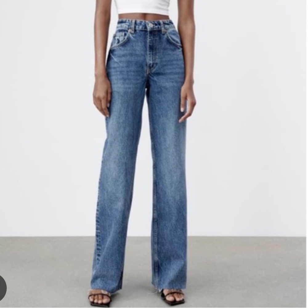 RARE Zara high waisted straight leg wide jeans (size 8)